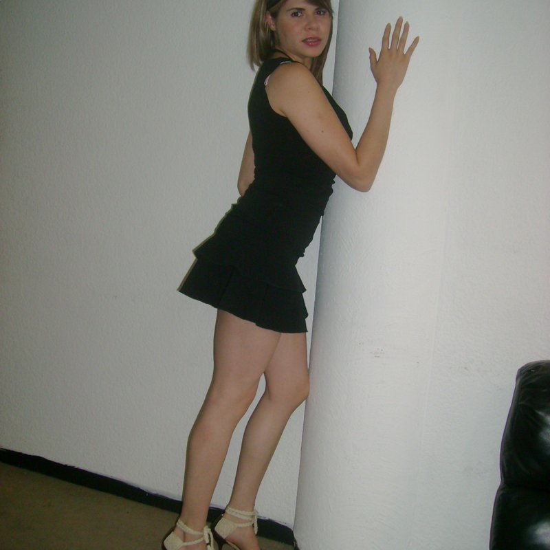 Charley 25 Escort Kingswood Court