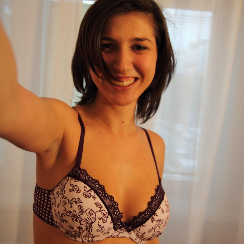 Lilac 22 Escort services Korea